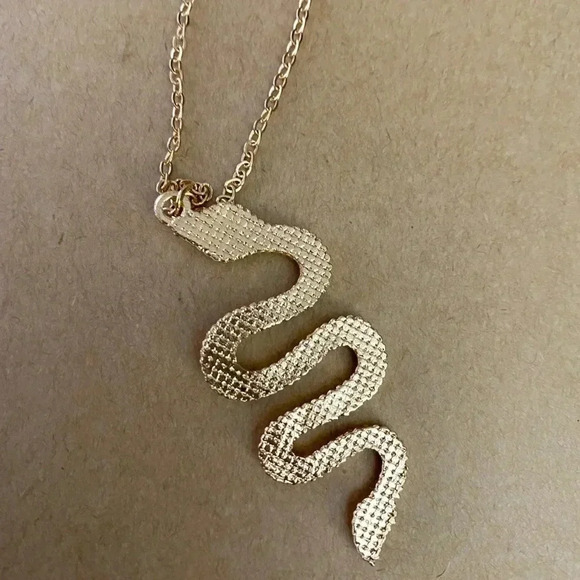 🆕Necklace & Earrings Fashion Set Righstones Snake Pendant🆕 - Picture 7 of 10